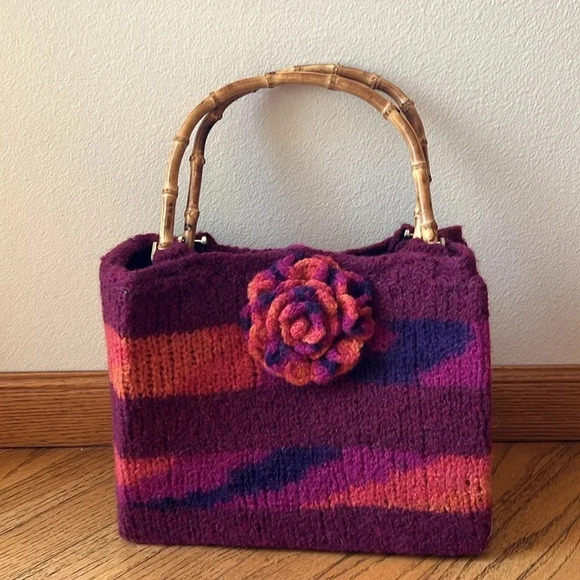 Hand knitted purse with bamboo handles boho purple pink orange flower both sides - Picture 4 of 14